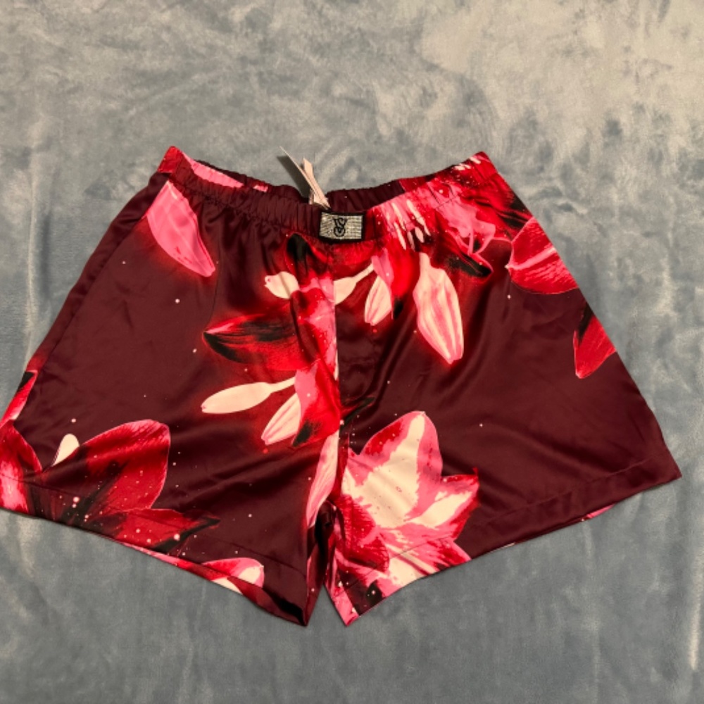 New Victoria’s Secret sleeping short